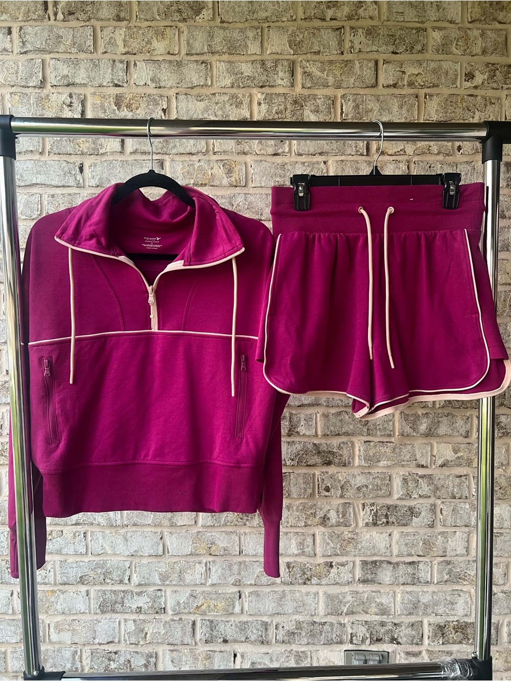 Old Navy Dynamic Fleece size M Magenta Half-Zip Pullover & Drawstring Shorts Set
